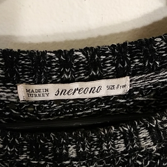 Sweater - Picture 3 of 3